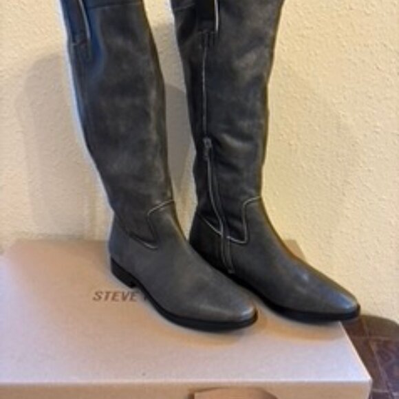 Grey leather boots -NWT - Picture 1 of 7